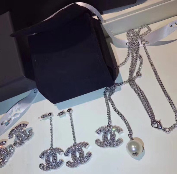 Luxury Classic Designer White Gold Full Crystal CC Pendant Charm Short Chain Necklace And Dangle Earrings For Women Jewelry Set