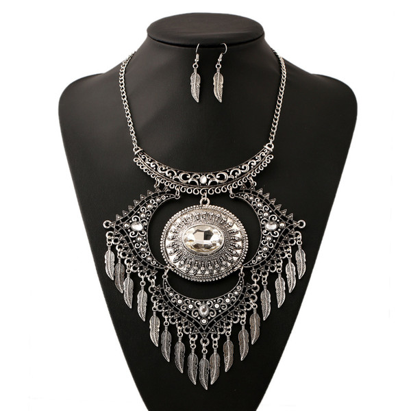 2016 New Fashion Womens Hollow Statement Necklace Earring Boho Leaf Pendant Big Crystal Maxi Choker Jewelry Set