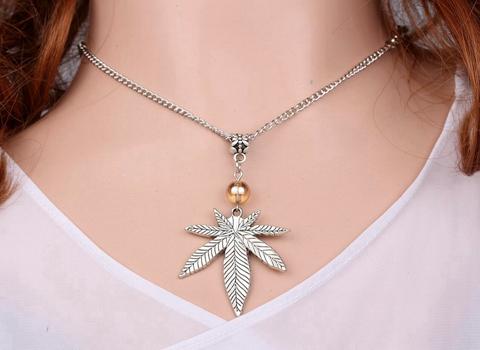 10PCS Fashion Retro Silver Alloy Beautiful Leaves Necklaces Pendants Charms Collar Statement Choker Fashion Jewelry For Women V18