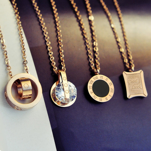 Circle Crystal Roman Numeral Necklace Pendants Double Buckle Woman Necklace Female Titanium Steel Clavicle Necklace 18K Gold Pendant Jewelry