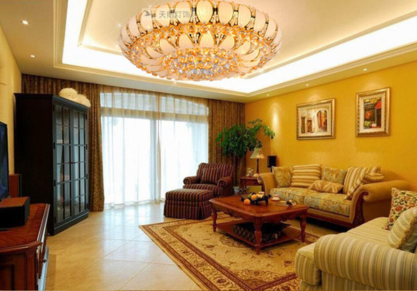 Traditional K9 Crystal Ceiling Light golden E 14. Round LED Ceiling Light leaves the living room.