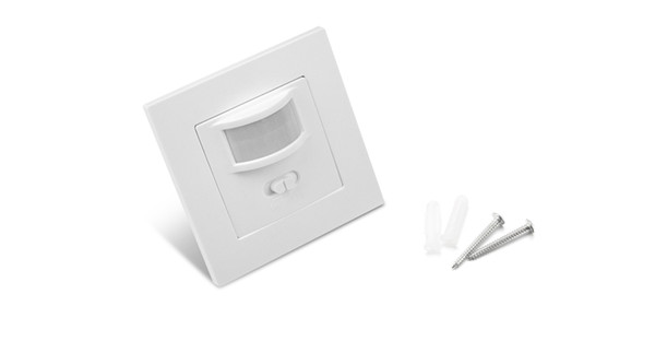 Wall mounted PIR Motion Sensor light Switch ON / OFF Power Electrical Socket Adapter 100V-240V AC MAX 500w load + 10m max