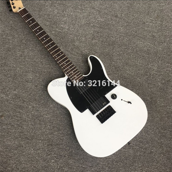 High quality white electric guitar, concave waist design, piano lacquer that bake. Black lock tuning, black hardware, real photo