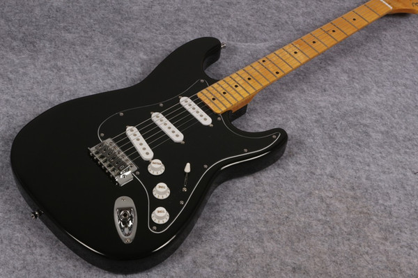 Hot sale factory store black maple fingerboard David Gilmour Electric Guitar ,Stratocaster black guitar,free shipping