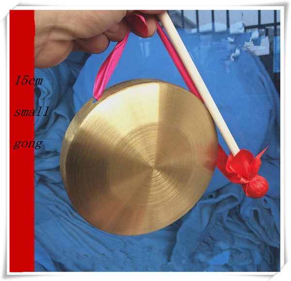 low pitch gong with hammer sisals gonfalons Chinese traditional Musical instrumen