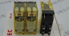 Original Large Stock Supply IDEC RJ2S-CL-A220 AC220V spot DIP Izumi relay 8 pin thin relay