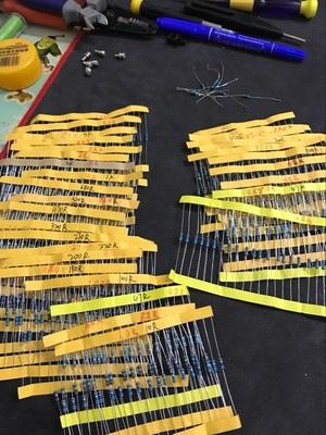 30 values 600pcs 10 ohm-10M ohm 1/4W colored ring resistors 1% precision metal film resistors kit