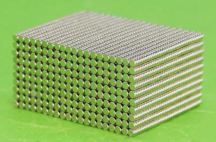 Hot Selling hard magnet by bag, 1000pcs per bag N35 magnet of size Dia2mm, 1mm thickness,Industrial magnet,living magnet,hard fridge magnet