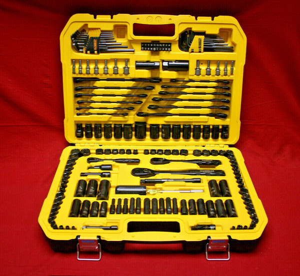 Dewalt 181 PC Black Chrome Mechanics Tool Set & Hard Case - DWMT81522 NEW OTHER