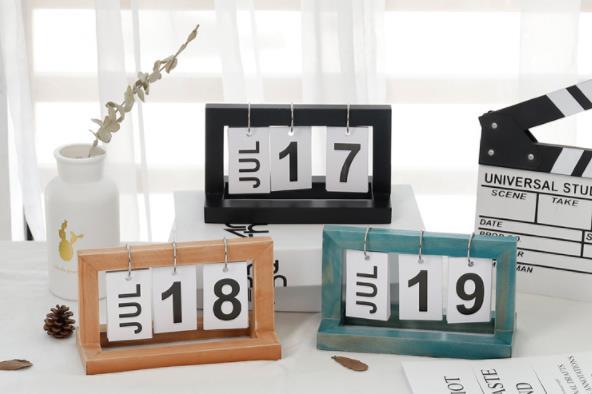 new wholesales 2-piece 2019 creative wooden page turning calendar simple household desktop small furnishings study desk calendar decoration