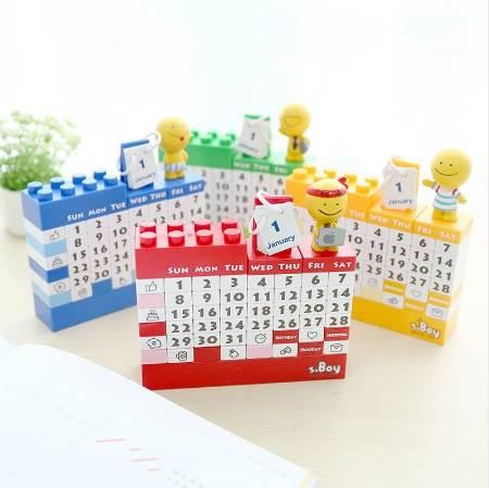 2018 Cartoon doll diy plastic handmade building blocks calendar creative Decoration calendar Table Calendar toy brick