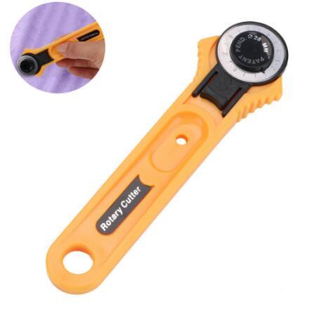 1PCS Rotary Cutter Premium Quilters Sewing Quilting Fabric Cutting Craft Tool Leathercraft Tool Safe and convenient practical