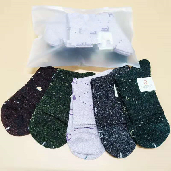 Hot sale !2019 New Classic logo letter cotton warm socks Women spring Cotton socks Wedding Gifts VIP gift Mix and match colors 5 pair /lot