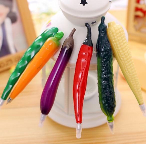 Ballpoint pen free shipping Korean Creative Neutral Pen Cartoon Fruit with Magnet Customizable Ball Pen 006