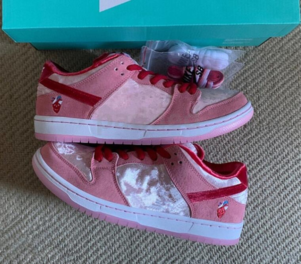 New StrangeLove x SB Dunk Low Pink Velvet Girls chaussures Running Shoes Women Mens designer Valentine's Day sports sneakers With box