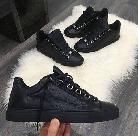 2017 New Designer Name Brand Man Casual Shoes Flat Kanye West Fashion Wrinkled Leather Lace-up Low Cut Trainers Runaway Arena Shoes Size 46