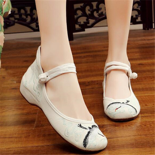 2019 Summer Increased Internal Embroidered Shoes Ventilation Women Oriental retro style high heels Performance shoe X78