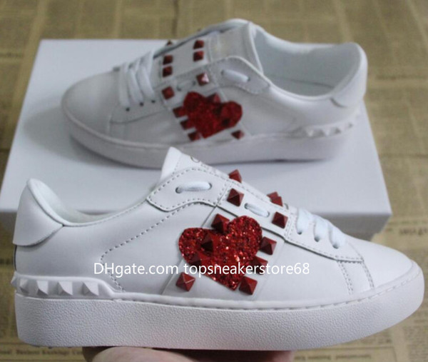 Designer open LOW-TOP casual shoes embroidered heart-shaped casual shoes leather accessories rivets detail casual shoes for men and women