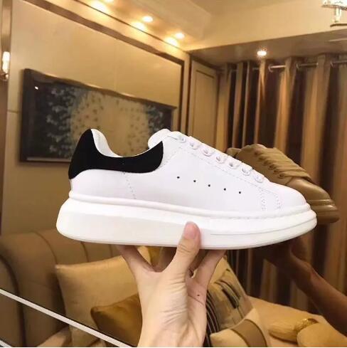 2019 Luxury Designer Men Women Sneakers Cheap Best Top Quality Fashion White Leather Platform Shoes Flat Casual Party Wedding Shoes With Box