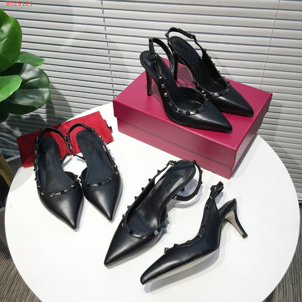 Womens flat single shoes luxury brand studded rivets designer shoes homecoming wedding party top quality casual shoes new year gift