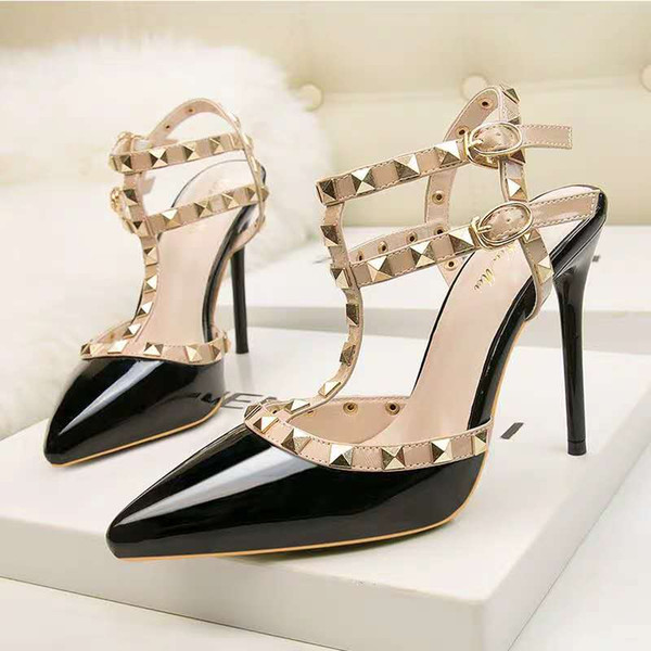 Fashion Trend in Spring, Summer and Autumn of 2019 New European and American High-heeled Slim-heeled Women's Sandals Rivet Side Hollow One-w