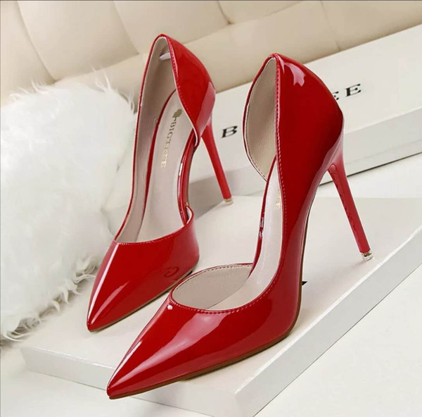 Euro-American Star-style Bare Painted Leather Side Hollow-pointed Women's Slim High-heeled Suit Shoes Slim-heeled Shallow-mouthed Women's Si