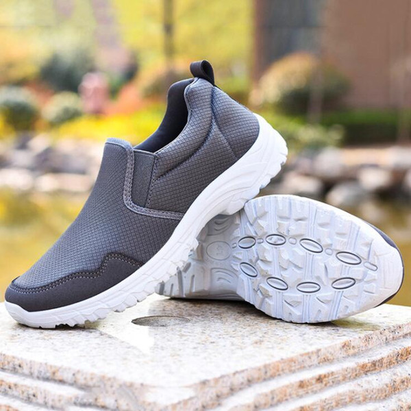 2019 Fashion casual canvas men shoes Ventilation Sports runing flat shoes Non-slip Four Seasons Shoes for Business Work Young students U2001