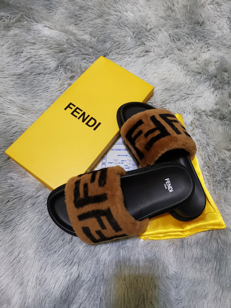 2020 Leadcat Fenty Rihanna Shoes Women man Slippers Indoor Sandals Girls Fashion Scuffs Grey Fur Slides With Box High Quality V380