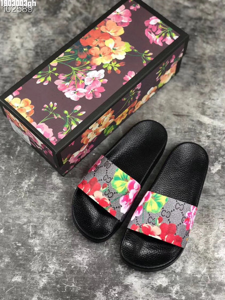 2019 Luxury Designer Mens Womens Summer Sandals Beach Slide Casual Slippers Ladies Comfort Shoes Print Leather Flowers Bee 36-46 With Box