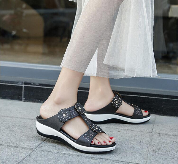 2019 Ladies fashion casual shoes Summer Sandals Slipper Beach shoes Black/Blue Women shoes Work/home Flat Heel Beef tendon sole A820-7