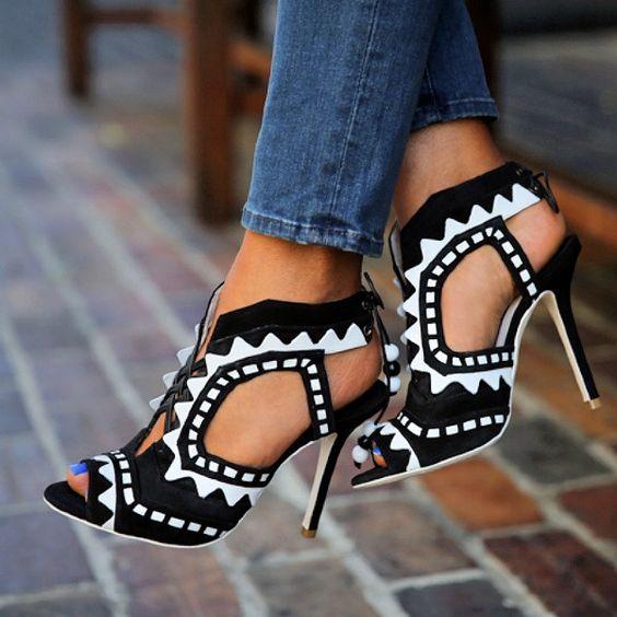 New European designer high-heeled sandal women black and white scalloped serrated car line tie with thin heels runway women shoes ZENXI