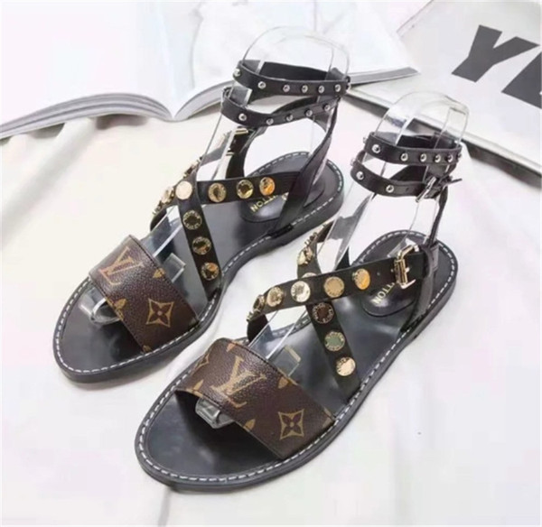 New Arrive Paris Print Leather Women Upscale Nomad Sandal Striking Gladiator Style Leather Outsole Perfect Flat Plain Sandal