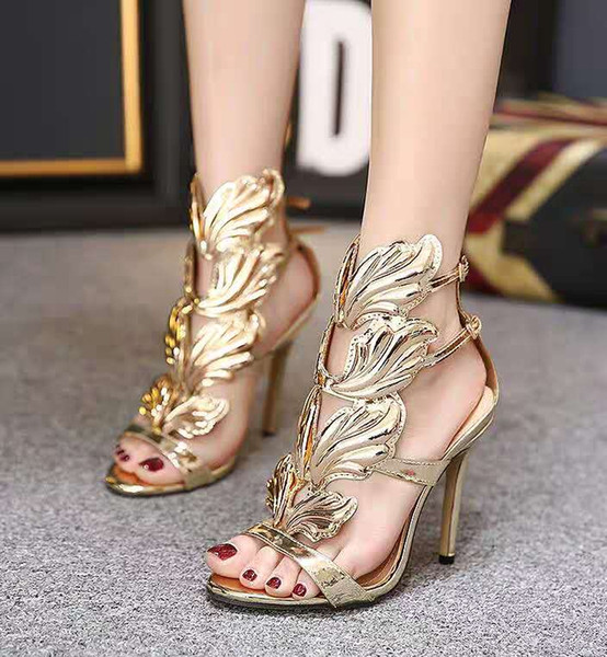 In 2019, European and American stars love luxury metal wings, super high heel foreign trade fishmouth sandals