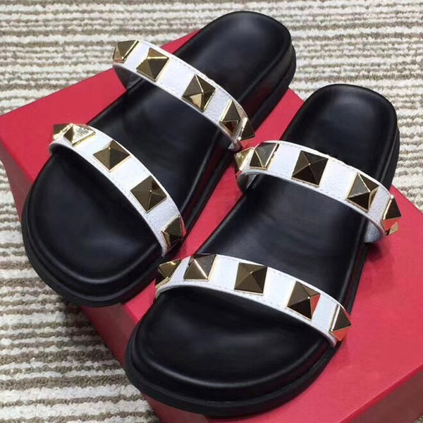 summer new style designer leather Slipper luxury rivet strap breathable sandals black 2 colors fashion flat heel shoes