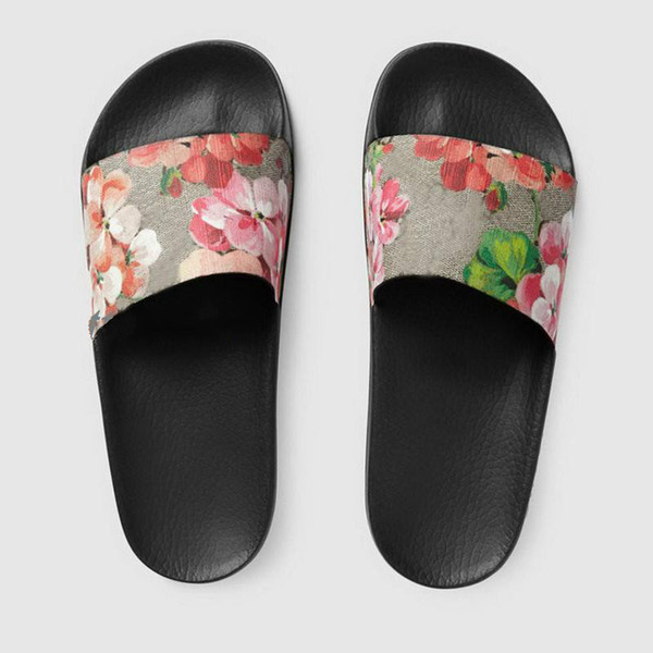 2018 Mens and Womens fashion Beach Slide Sandals male female flower blooms print leather Slippers Size euro35-45