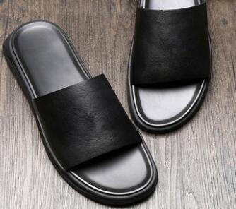 Classic fashionable black one-word slipper full leather half-price sale for men's anti-skid and wear-resistant beach slippers in the summer