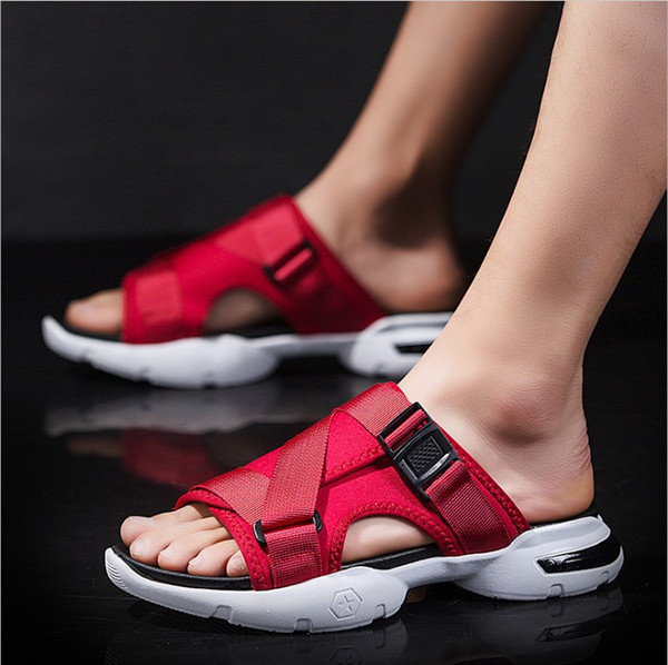 Fashion Men Slippers with Buckle Slip On Flip Flops With Soft Sole Sandals Male Breathable Men Summer Casual Male Slippers