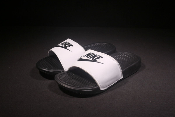 NEW Designer Slipper WITH BEST QUALITY Gear Bottoms Mens Striped Sandals Causal Non-slip Summer Slippers Fashion