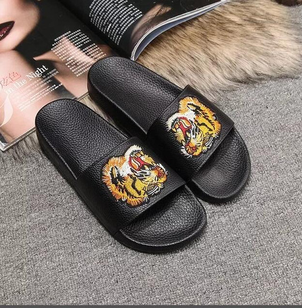 2018 Women Men non-slip Summer Luxury Designer Beach Indoor Flat Shoes Brand Mens Sandals Slippers House Flip Flops With Spike sandal 36-45