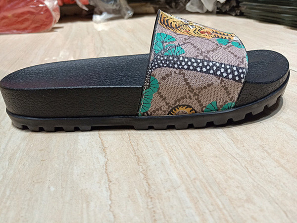 2019 tiger slip-on patterned rubber sandals with gear soles for casual fashion beach slippers bottom of the thick non-slip GG slippers #6686