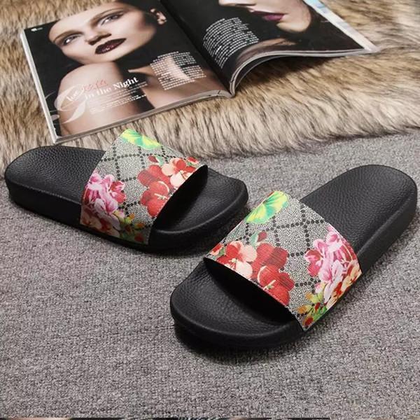 2019 Luxury Slide Summer Fashion Wide Flat Slippery With Thick Sandals Slipper Men Women Sandals Designer Shoes Flip Flops Slipper 36-45