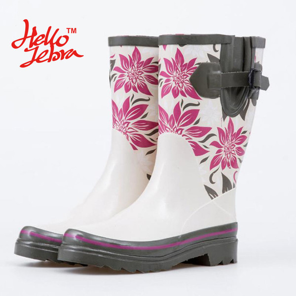 Women Rain Boots Two Colors Flowers Ladies Low Hoof Heels Mid Calf Slip Waterproof Round Toe Rainboots 2016 New Fashion Design Rose Flowers