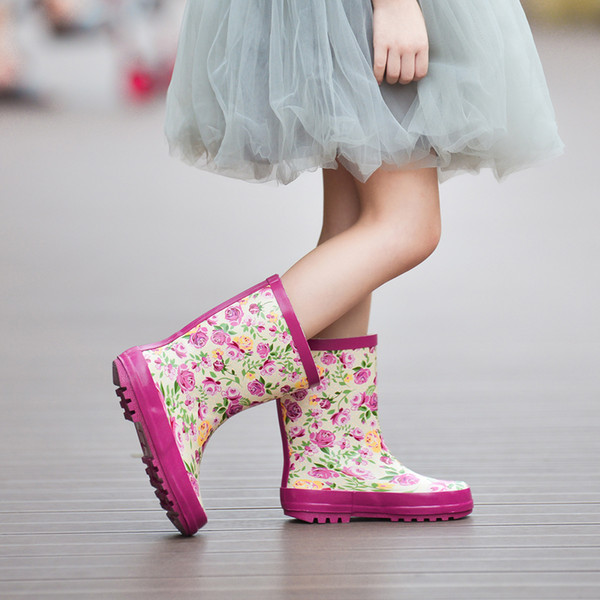 Baby Kids Rain Boots 2016 Summer Rubber Children Waterproof Rainboots Girl Mid-Calf Shoes Skid Student Lovely New arrival shoes Many Flowers