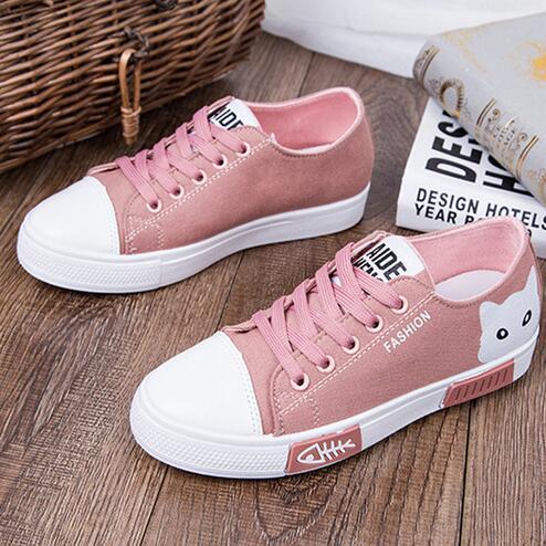 Women sneakers 2018 New cartoon cat fashion women canvas shoes comfortable women flats shoes