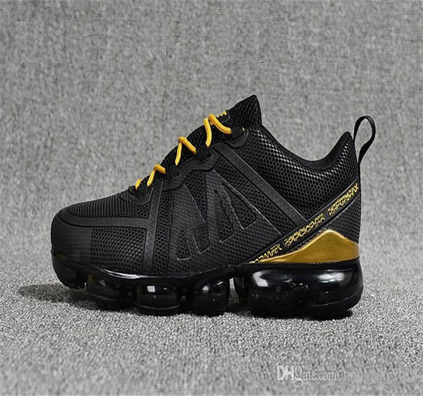 2019 Knit Fly Running Shoes Men Women BHM Red Orbit Metallic Gold Triple Black Designer Shoes Sneakers Trainers 36-45