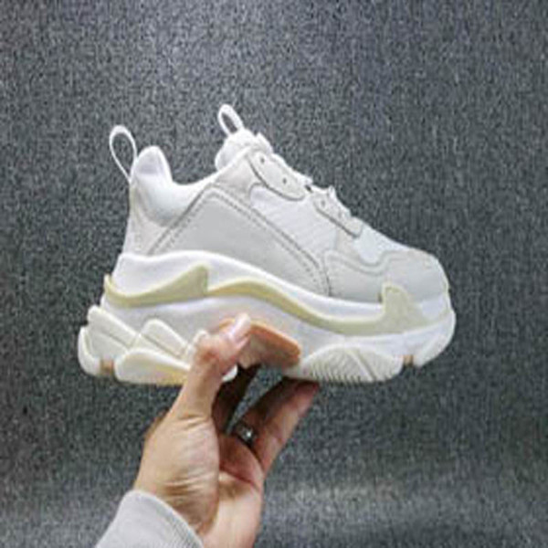 New Fashion Paris 17FW Triple-S shoes Sneaker Triple S Casual Luxury Dad Shoes for Men's Women Beige Black Sports basketball Shoes