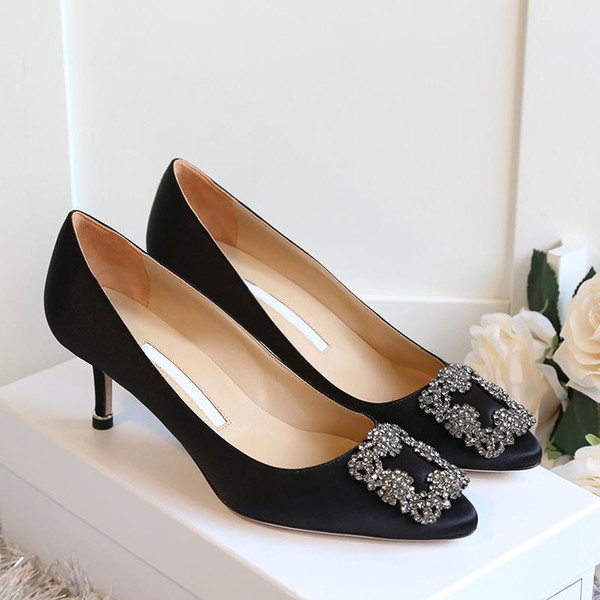 The Luxury Brand Designer Wedding Shoes Bride Women Ladies Girl Valentine Gift New Fashion Sexy Sequined Silk Dress Shoes High Heels Pumps