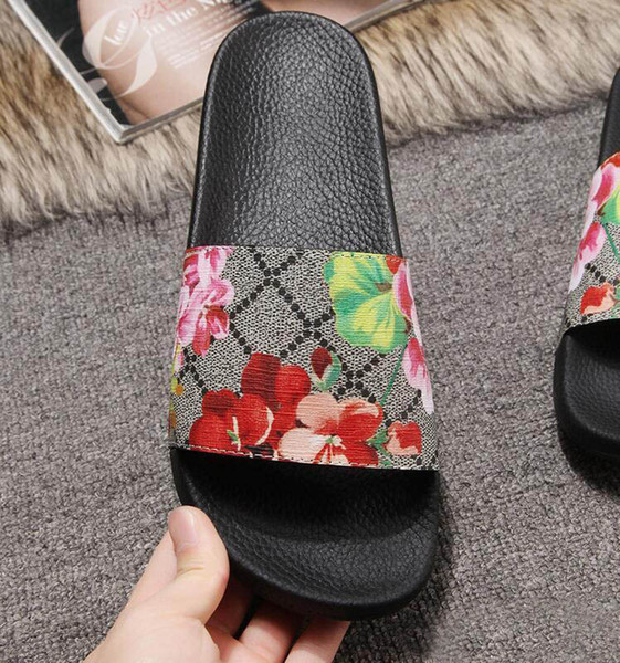 Luxury Designer Shoes Slides Summer Beach Indoor Flat G Sandals Slippers House Flip Flops With Spike sandal with Box