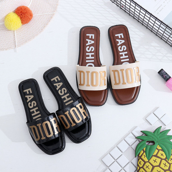 Luxury Brand Slippers for Lady Fashion Letter Sandals Non-Slip Scuffs for Women Summer Designer Outdoor Slipper