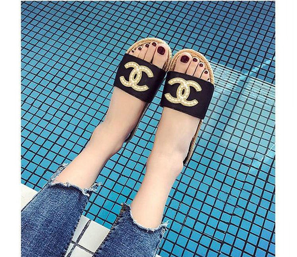 Wholesale new summer ladies luxury beach soft bottom slippers casual sandals slippers ladies non-slip flip flat shoes flat shoes